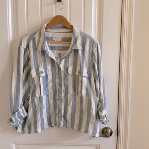 American Eagle Cropped Button Up Shirt